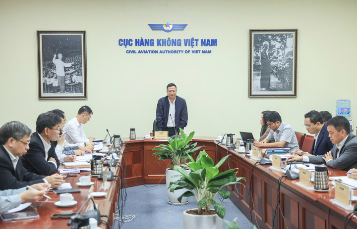 Cục Hàng không Việt Nam tổ chức cuộc họp để lên kịch bản ứng phó với việc giá nhiên liệu tăng cao.