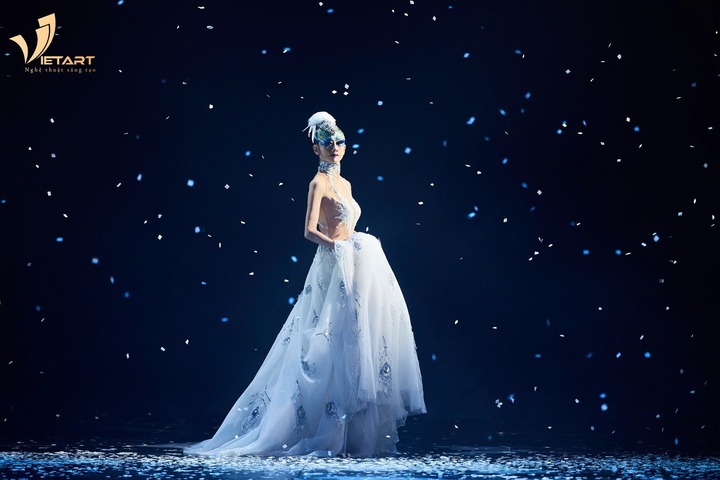 Nghệ sĩ múa Dương Lệ Bình với vai diễn huyền thoại "Khổng tước".