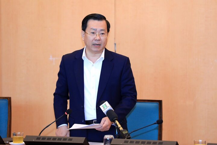 Giám đốc Sở Công Thương Hà Nội Võ Nguyên Phong báo cáo tại hội nghị.