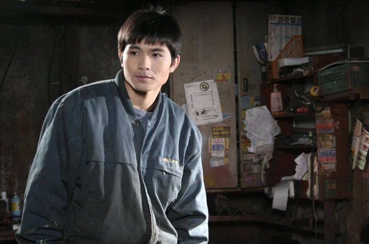 Quang Sự đảm nhận vai chính trong "Hello, Stranger" của Hàn Quốc.