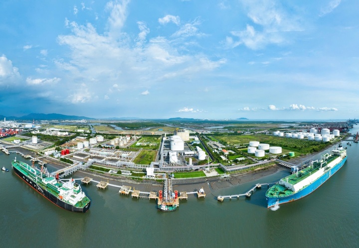 Theo các doanh nghiệp, trước loạt biện pháp can thiệp thị trường, giá xăng dầu đã bắt đầu giảm và xu hướng là đi xuống trong thời gian tới.