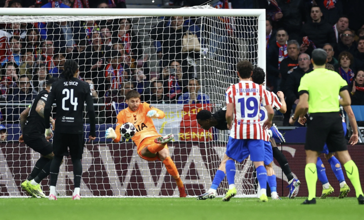 Vicario vào thay nhưng không thể giúp Tottenham tránh khỏi trận thua tan nát. Trong phần còn lại của trận đấu, đại diện Premier League nhận thêm 2 bàn thua, lần lượt sau pha dứt điểm của Robin Le Normand và Julian Alvarez. Những gì đội khách làm được chỉ là bàn danh dự được ghi bởi Pedro Porro và Dominic Solanke ở cuối mỗi hiệp đấu.