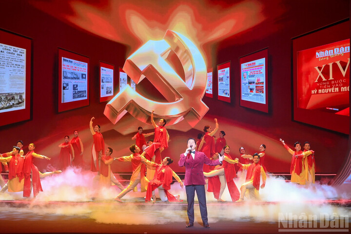 Tiết mục văn nghệ chào mừng.