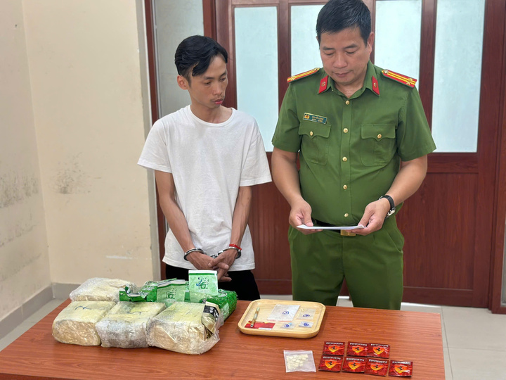 Công an đã thu giữ hơn 17kg ma túy các loại, gần 1.000 viên thuốc lắc, 60 gói nước vui...(Ảnh: CACC)