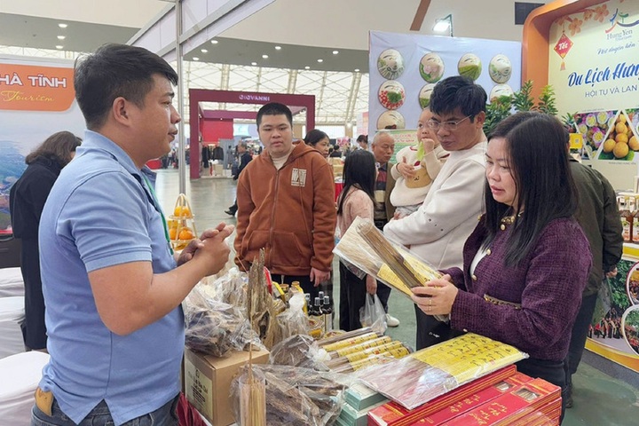 Nhiều đơn hàng được ký kết sau hội chợ mùa Xuân 2026.