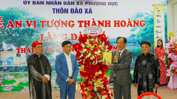 Tiến sĩ Thang Văn Phúc – Nguyên Thứ trưởng Bộ Nội Vụ - phát biểu.