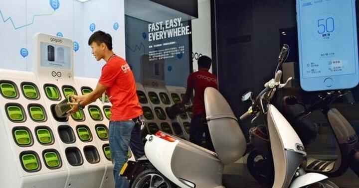 Một trạm đổi pin xe máy điện ở Trung Quốc.