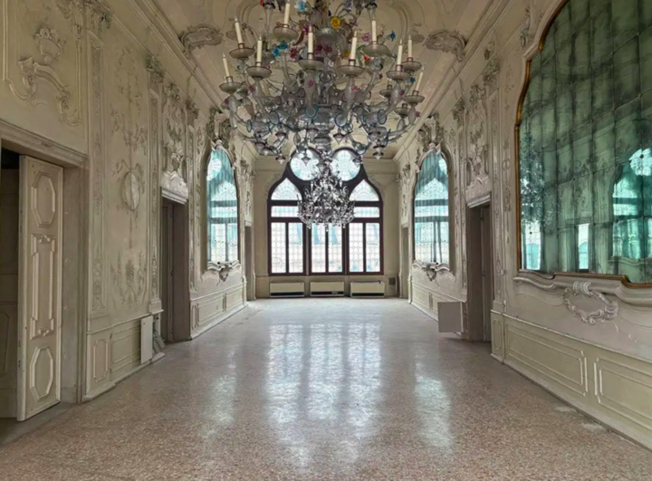 Cung điện Ca' Giustinian Faccanon là địa điểm diễn ra Venice Art Biennale 2026.