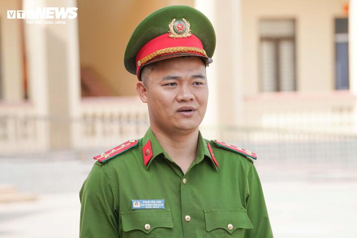 Đại úy Phạm Văn Linh, Phó Trưởng Công an xã Nghĩa Sơn. (Ảnh: Minh Quang)