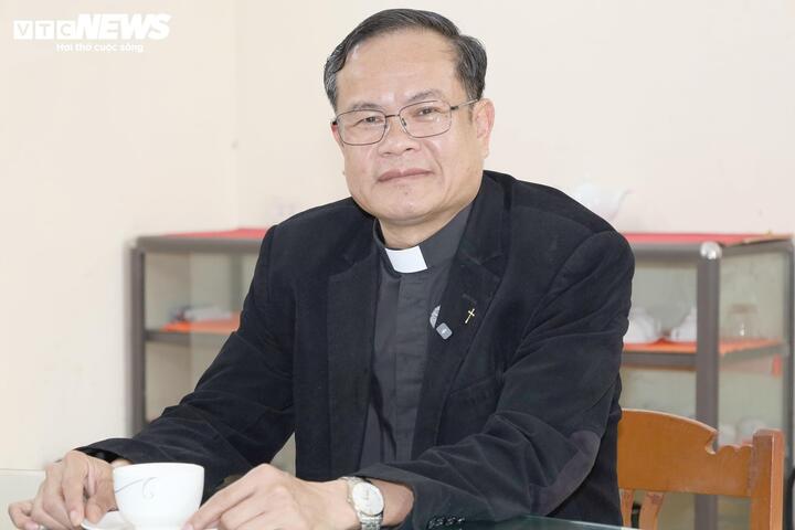 Linh mục Cao Văn Đức.