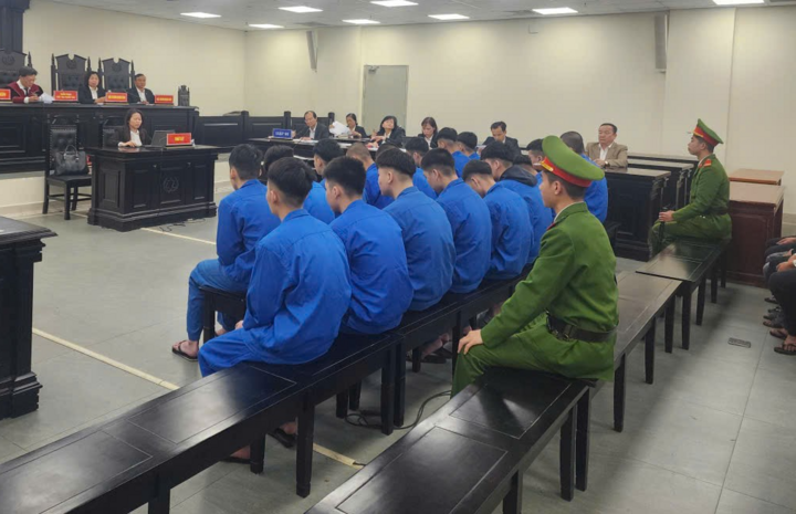 Các bị cáo tại tòa. (Ảnh: TN)