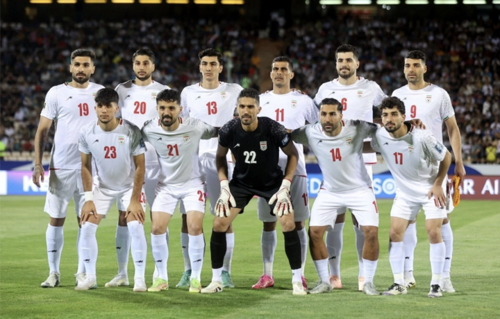 Các cầu thủ Iran chụp ảnh tập thể trước trận gặp Triều Tiên ở vòng loại World Cup 2026. (Nguồn: Reuters)