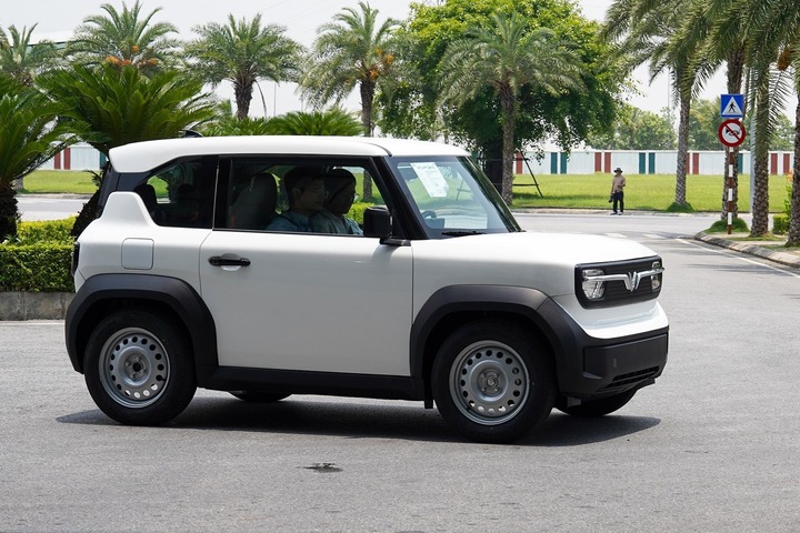 VinFast VF 3 có tầm vận hành lên đến 215 km.