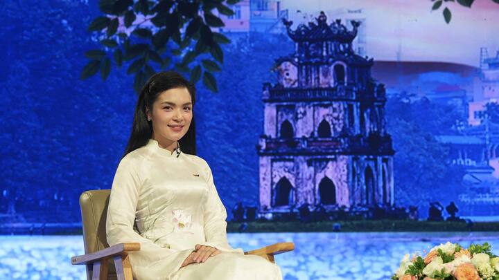 MC Nguyễn Hằng dẫn dắt các chương trình văn hoá trên VTV.