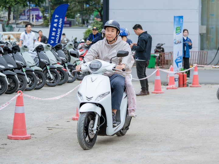 Ưu đãi kịch trần: Tài xế công nghệ tiết kiệm hơn với VinFast Feliz II - 2
