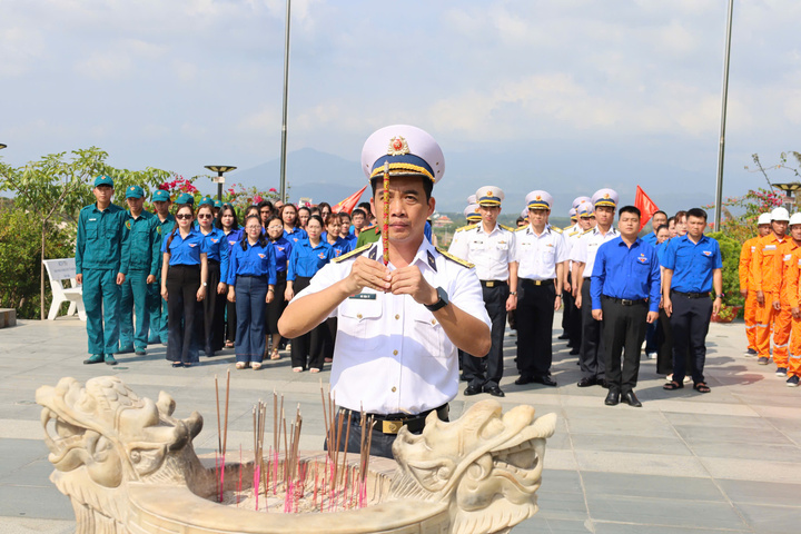 Theo lãnh đạo Liên đoàn Lao động tỉnh Khánh Hòa, hoạt động dâng hương tại Khu tưởng niệm Chiến sĩ Gạc Ma được tổ chức thường xuyên vào những dịp ý nghĩa, nhằm nhắc nhớ thế hệ hôm nay luôn nhớ về sự hy sinh của các chiến sĩ hải quân để gìn giữ chủ quyền biển đảo thiêng liêng của Tổ quốc.