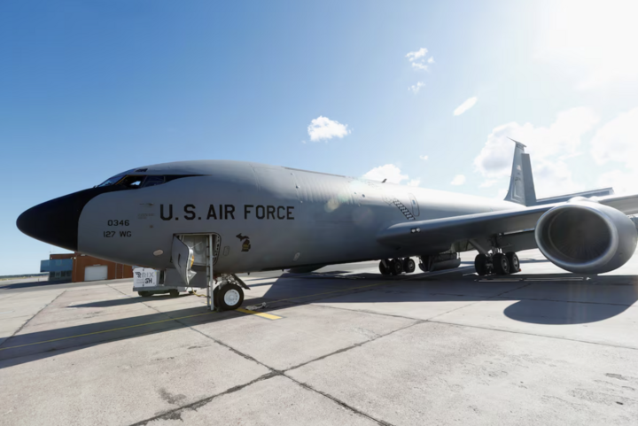 Máy bay tiếp nhiên liệu trên không KC-135 của Không quân Mỹ tại Sân bay Quốc tế Riga, Latvia, ngày 6/6/2018. (Nguồn: Reuters)