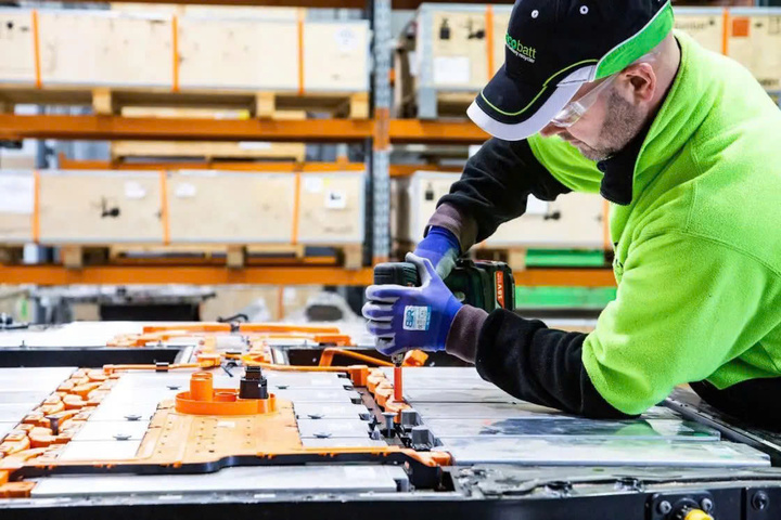 Ngành tái chế pin mang lại nguồn kinh tế lớn và nhiều việc làm mới cho Australia. (Ảnh: Sustainability Matters)