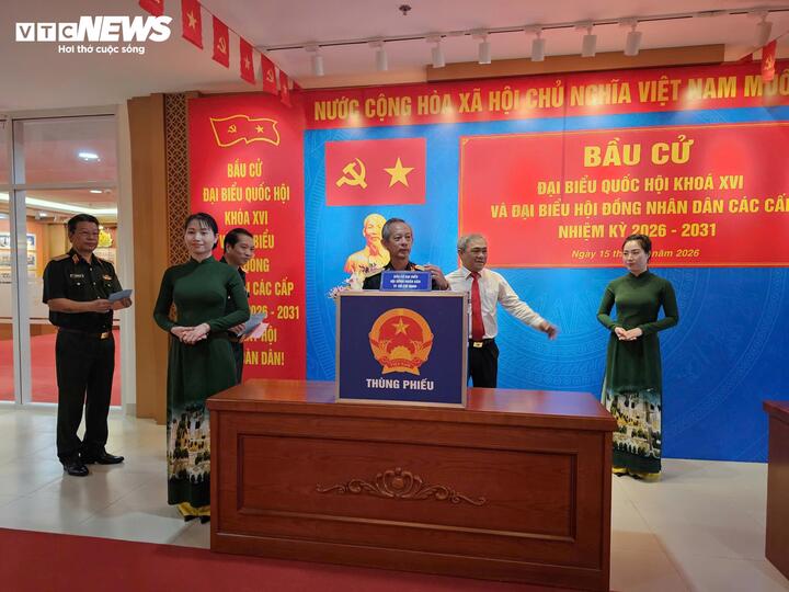 Điểm bầu cử số 055 đặt tại Bệnh viện Quân y 175. (Ảnh: Nguyễn Liến)