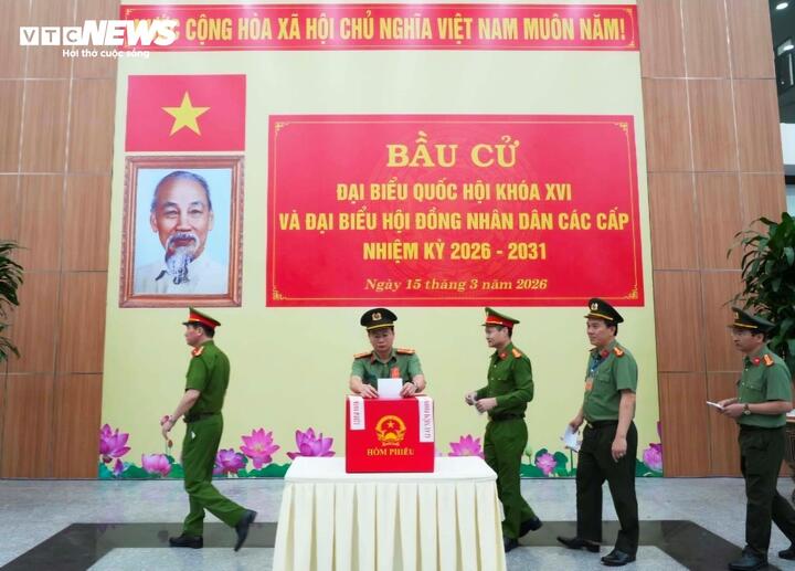 Trực tiếp: Cử tri đi bầu cử ĐBQH khóa XVI và HĐND các cấp nhiệm kỳ 2026-2031 - 59