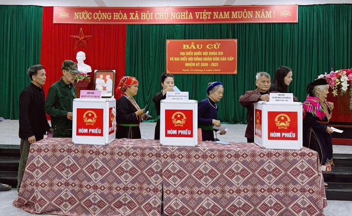 Cử tri tỉnh Thái Nguyên tham gia bầu cử.