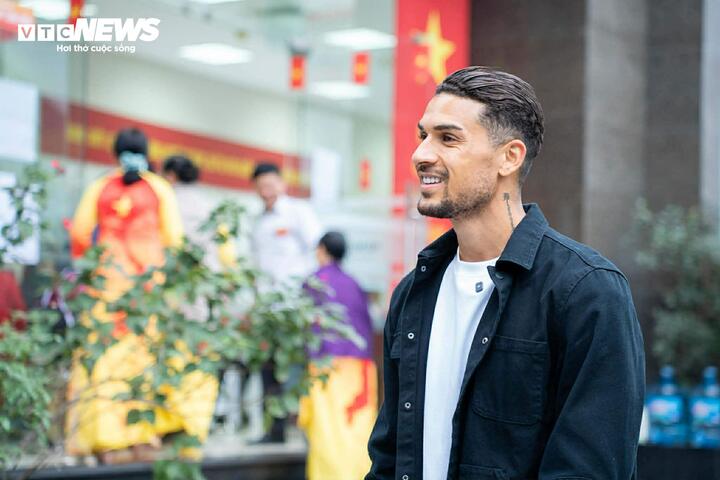 Đây là lần đầu tiên cầu thủ nhập tịch Đỗ Hoàng Hên đi bỏ phiếu trong kỳ bầu cử đại biểu Quốc hội và đại biểu HĐND các cấp.