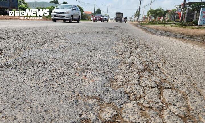 Dự án cải tạo, nâng cấp Quốc lộ 14B có chiều dài hơn 7,5km, triển khai trên địa bàn 3 xã: Bà Nà, Hòa Vang và Hòa Tiến (TP Đà Nẵng). Dự án do Sở Xây dựng TP Đà Nẵng làm đại diện chủ đầu tư. Đơn vị thi công là liên danh Công ty CP đầu tư hạ tầng Đông Sơn và Công ty CP tập đoàn Cienco 4. Dự án có tổng mức đầu tư ban đầu là 788 tỷ đồng, sau đó được bổ sung 173 tỷ đồng do phát sinh chi phí đền bù, giải tỏa, nâng tổng mức đầu tư lên 961 tỷ đồng.