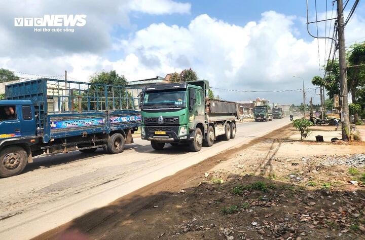 Dự án được khởi công vào cuối năm 2023, dự kiến hoàn thành vào cuối năm 2025 hoặc chậm nhất là quý I/2026. Tuy nhiên, thời gian qua, dự án rơi vào trạng thái chậm tiến độ, khả năng hoàn thành theo kế hoạch là không thể.