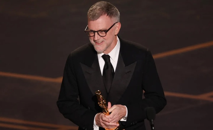 Đạo diễn Paul Thomas Anderson lên nhận giải.