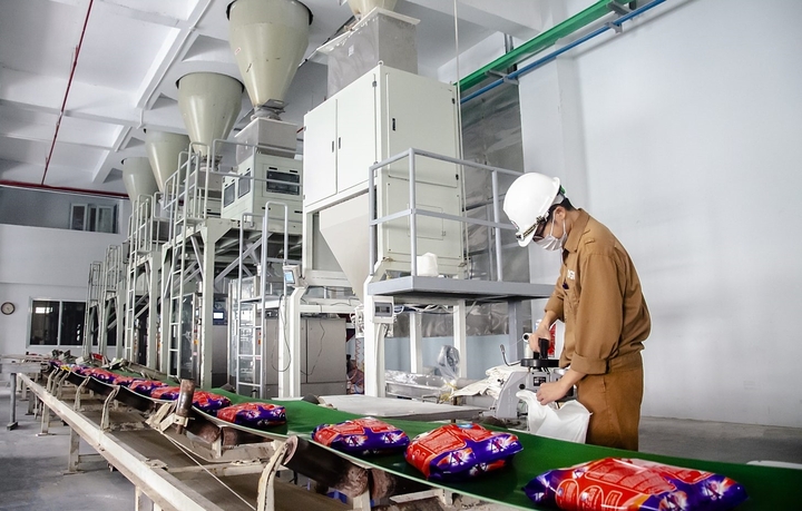 Hóa chất Đức Giang "ăn nên làm ra" mạnh mẽ trong 5 năm trở lại đây. (Ảnh: DGC)