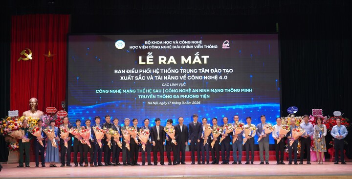Ra mắt Ban điều phối Hệ thống các Trung tâm đào tạo xuất sắc và tài năng về công nghệ 4.0. (Ảnh: PTIT)