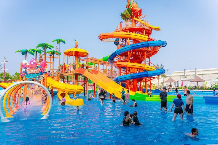 Hệ sinh thái tiện ích đẳng cấp giúp nâng tầm chuẩn sống cho cư dân Vinhomes Royal Island và thu hút du khách.