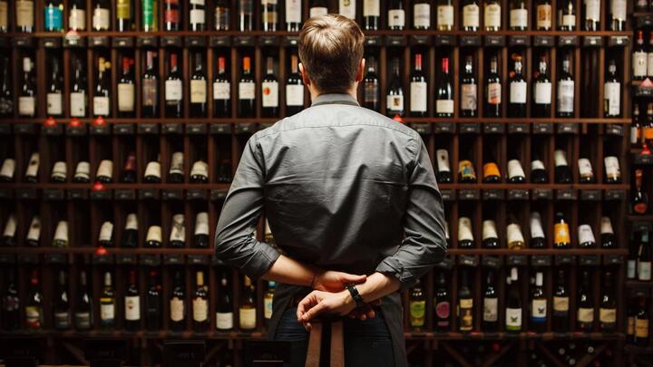 Có cách chọn rượu vang ngon dưới 500 nghìn đồng. (Ảnh: CNET)