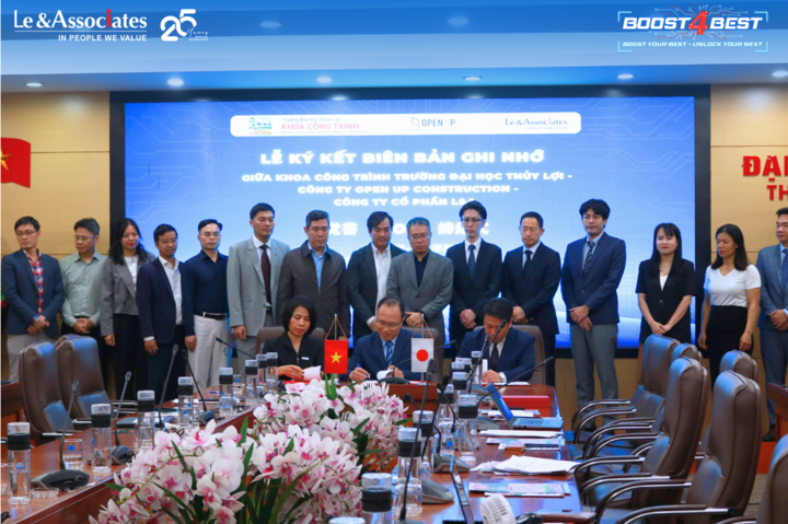 Đại diện Trường Đại học Thủy lợi, L&A và OpenUp Construction ký kết biên bản ghi nhớ hợp tác (MOU).