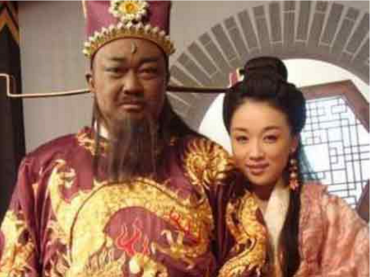 Bao Công có 3 người vợ.