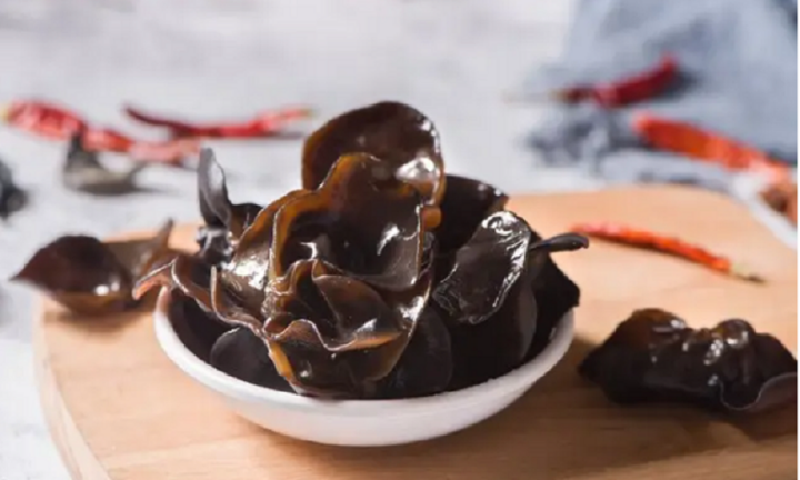 Mộc nhĩ được xử lý đúng cách sẽ nở to, mập mạp và an toàn.