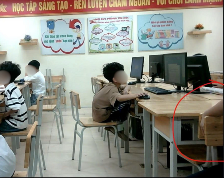 Một số điểm thi VioEdu bị phát hiện cố tình bố trí camera không đúng vị trí, tạo “góc khuất” nhằm can thiệp vào bài làm của thí sinh.