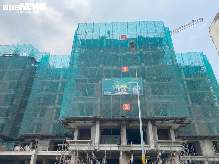 Lãi suất ngân hàng tăng cao cũng là rào cản lớn đối với người mua nhà. (Ảnh: Đại Việt)