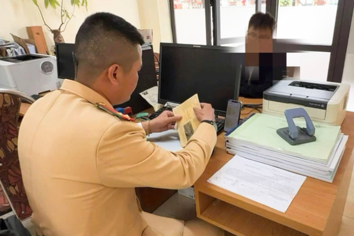 Tài xế L.V.D. tại cơ quan công an. (Ảnh: CACC)