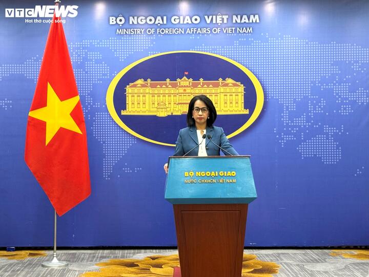 Người phát ngôn Phạm Thu Hằng tại buổi họp báo thường kỳ Bộ Ngoại giao ngày 19/3. (Ảnh: Diễm Châu)