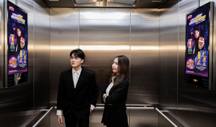 Trong không gian khép kín của thang máy, khách hàng tập trung vào nội dung quảng cáo, giúp tối ưu hiệu quả truyền thông.