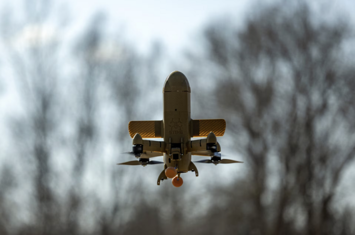 Máy bay không người lái đánh chặn STING của Ukraine. (Ảnh: Reuters)