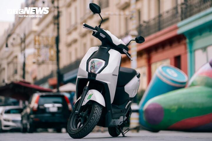 ICON e: sử dụng động cơ điện công suất 1,5 kW. (Ảnh: Hùng Cường)