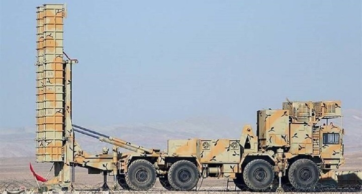 Hệ thống phóng tên lửa đất đối không từ hệ thống phòng không tầm xa Bavar 373 của Iran. Ảnh Military Watch