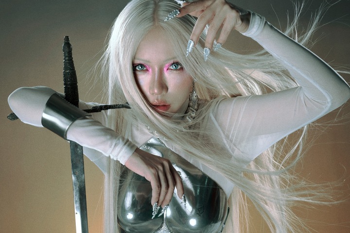 Phùng Khánh Linh nhận được 3 đề cử ở giải thưởng "Cống hiến".