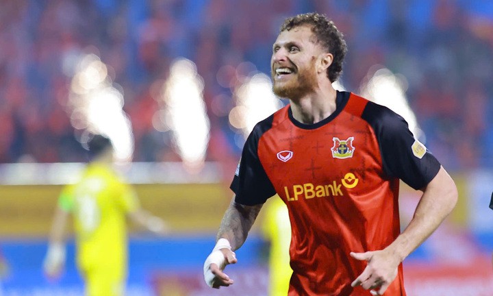 CLB Ninh Bình thắng ở phút 90+3.