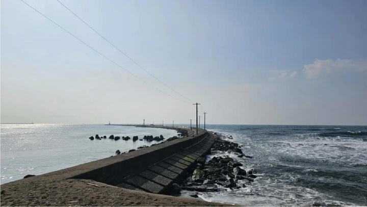 Khu vực đê chắn sóng Mikuni, thành phố Sakai, tỉnh Fukui, Nhật Bản. Ảnh: Cục Lưu trữ Phim Nhật Bản