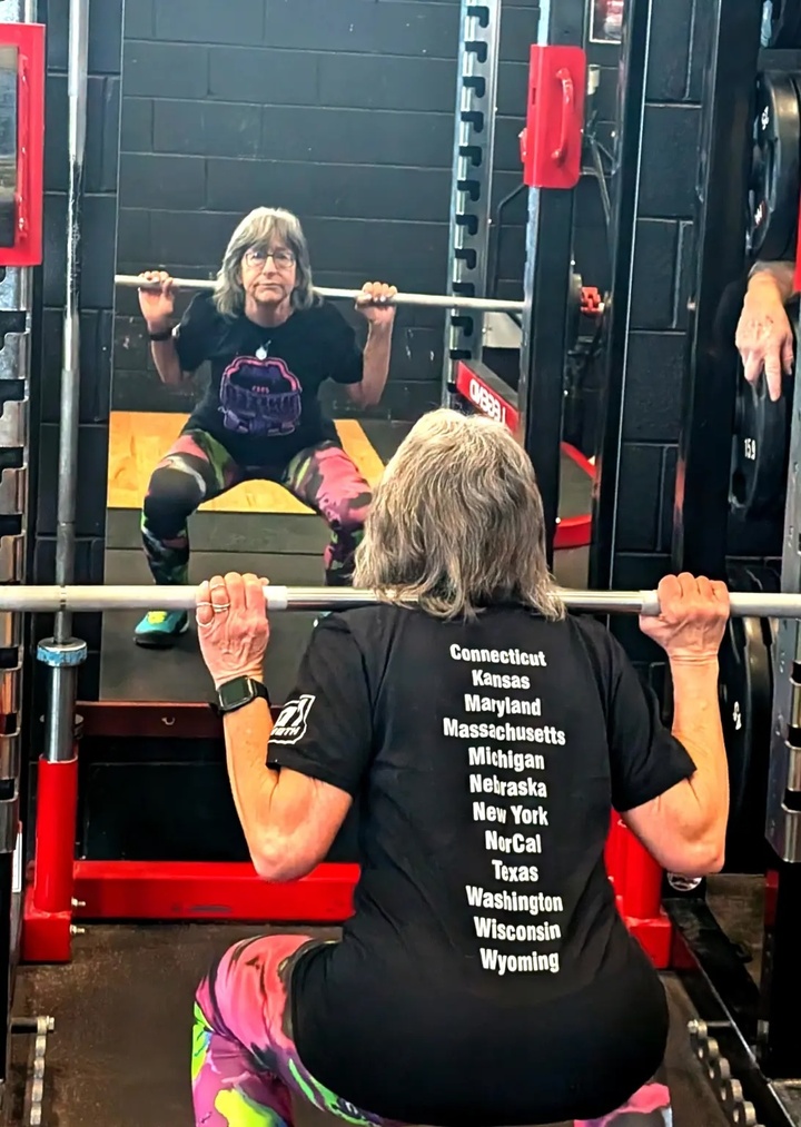 Mặc dù luôn năng động về thể chất suốt cuộc đời, nhưng mãi gần đây bà Luhr mới lần đầu tiên đặt chân đến phòng tập thể dục.