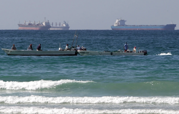 Tàu thuyền qua eo biển Hormuz. (Nguồn: AP)