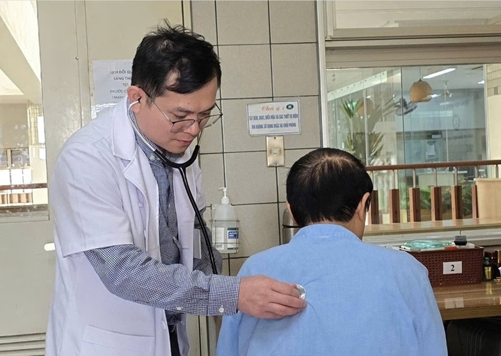 70% 'nốt mờ' phổi nhỏ dưới 3cm c&oacute; thể &aacute;c t&iacute;nh, b&aacute;c sĩ khuyến c&aacute;o g&igrave;?- Ảnh 1.